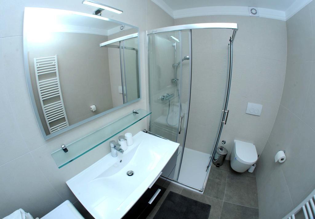 Apartment Livingstone Rijeka Bagian luar foto