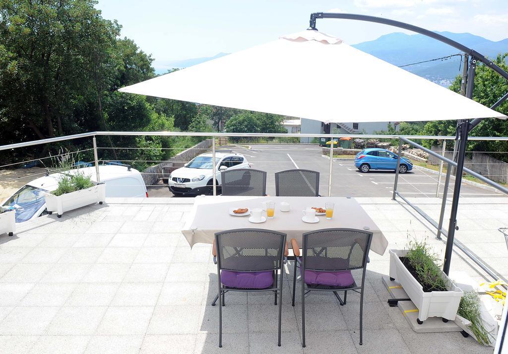 Apartment Livingstone Rijeka Bagian luar foto
